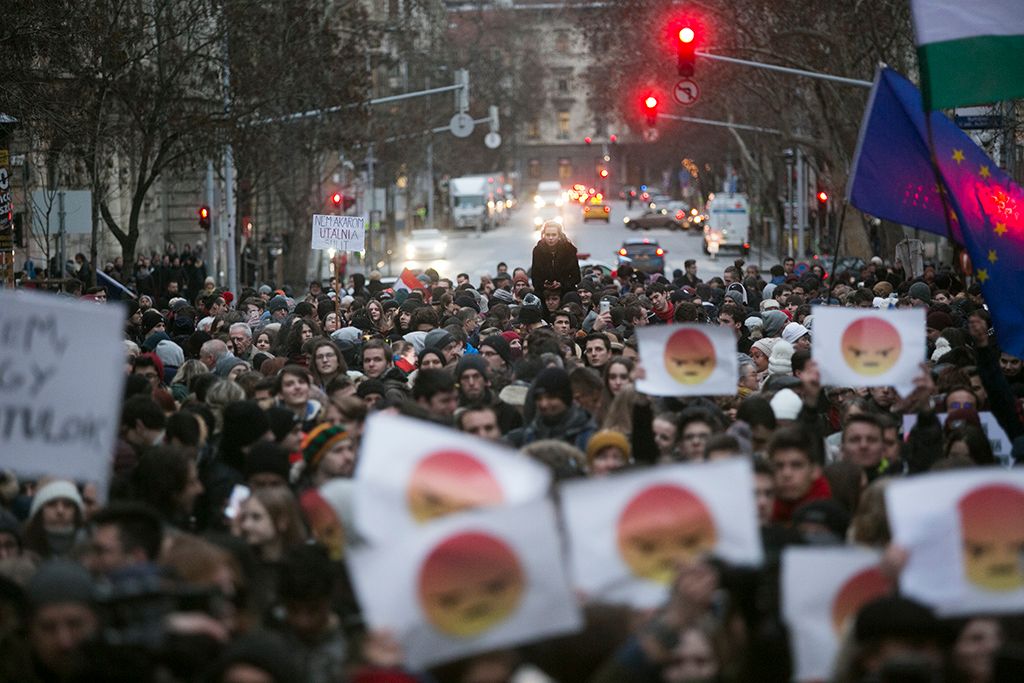 A Demonstrálj az oktatásért címmel a közösségi médiában meghirdetett tüntetés az Alkotmány utcában a Kossuth térnél 2018. január 19-én.Fotó: Horváth Péter Gyula