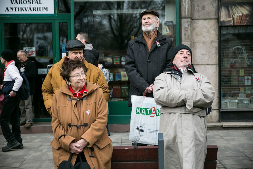 Ünneplők az 1848/49-es forradalom és szabadságharc hőseinek tiszteletére rendezett díszünnepségen. Fotó: Horváth Péter Gyula