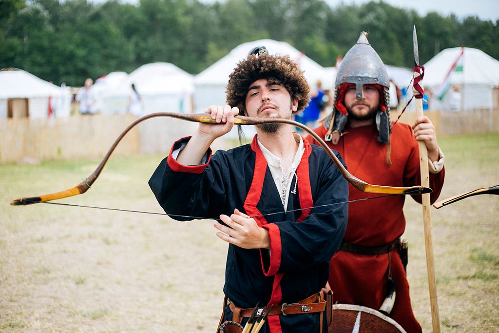 Magyar Törzsi Gyűlés ( Kurultáj ) Bugacon 2018. augusztus 10-én. Európa legnagyobb hagyományőrző rendezvényén csaknem négyszáz hagyományőrző csoport mutatkozik be augusztus 10-től 12-ig. Fotó: Horváth Péter Gyula