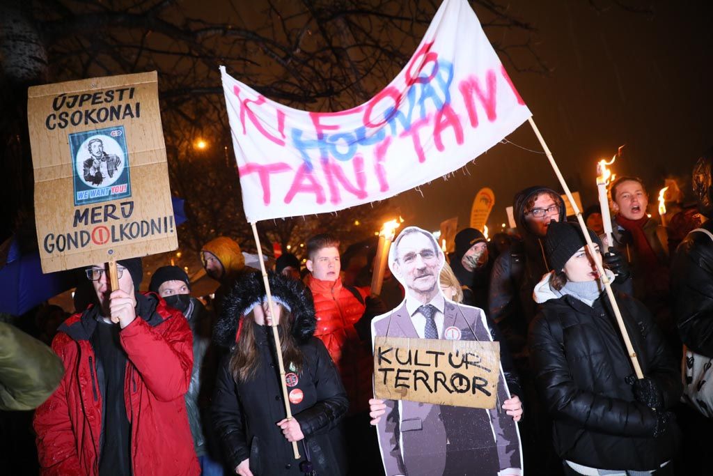 tanár-diák tüntetés, MTVA, 20221209 -- fotó - Hatlaczki Balázs -53
