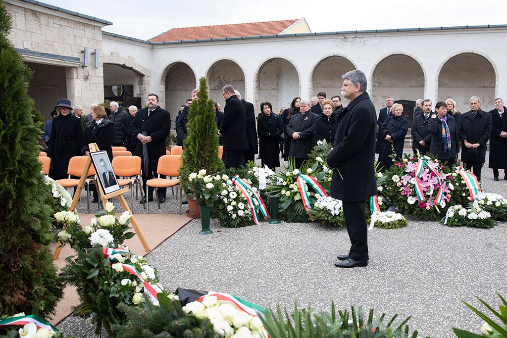 Végső búcsút vettek Balsai István tól 5-HPGy