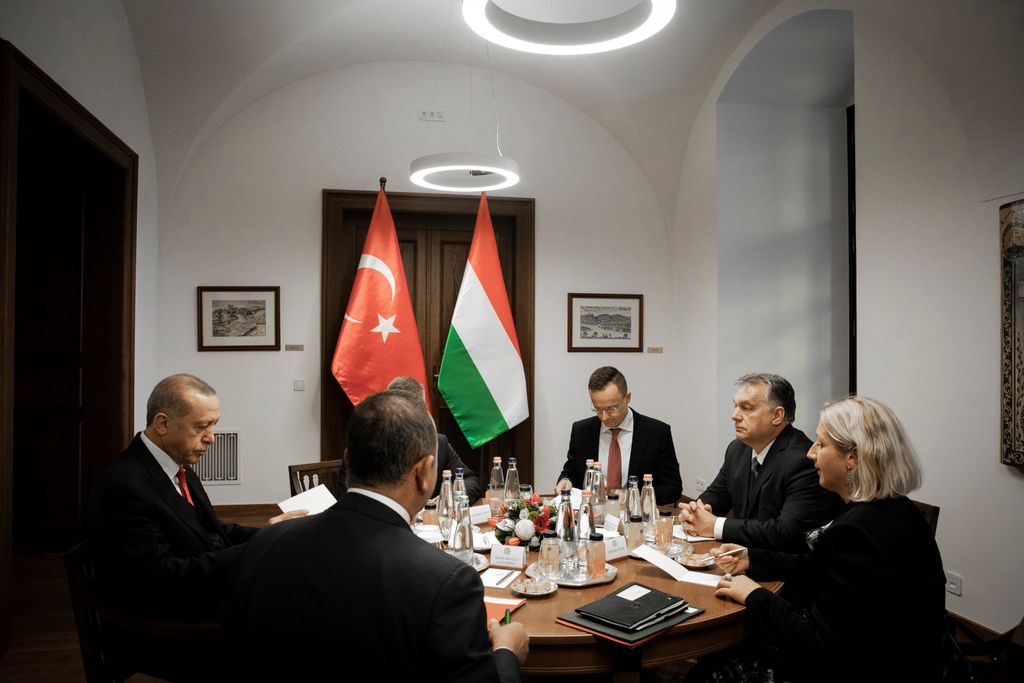 CAVUSOGLU, Mevlüt; ORBÁN Viktor; SZIJJÁRTÓ Péter; ERDOGAN, Recep Tayyip
