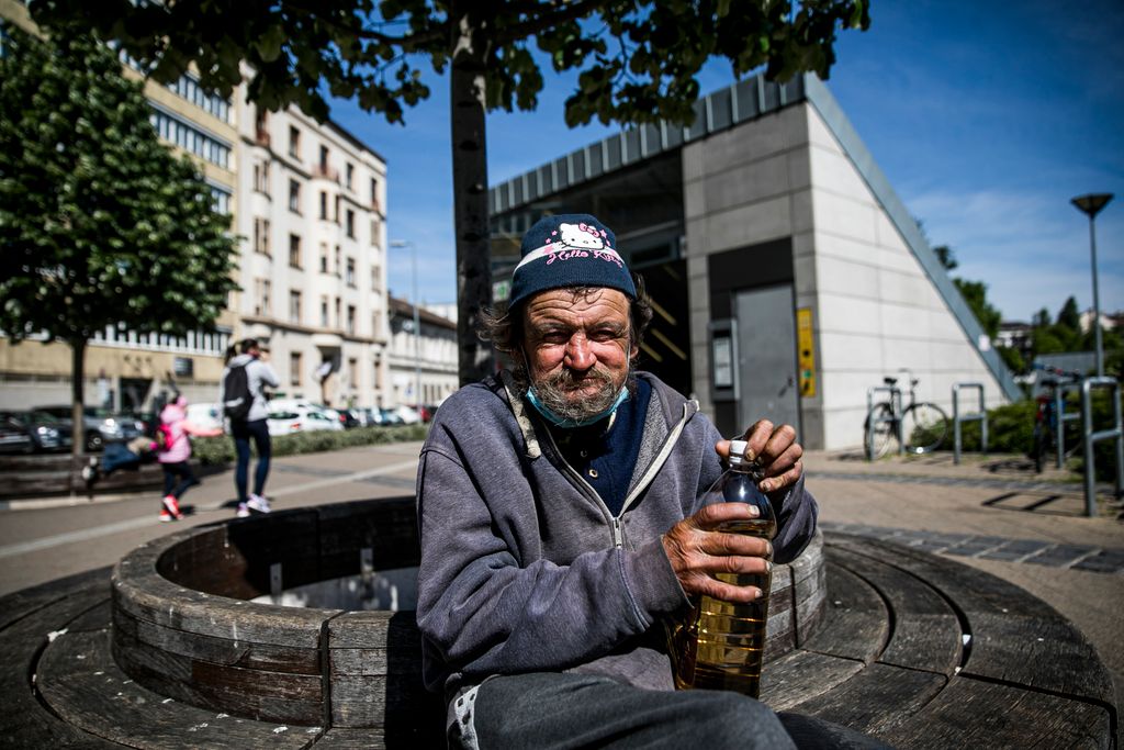 Hajléktalan II. János Pál Pápa tér 0-HPGy
