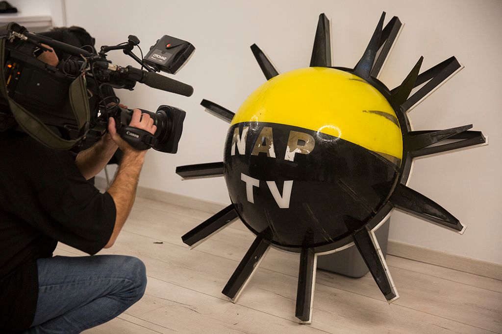 Megtörtént a médiarendszerváltás a nap tv logóját leszerelték az új Echo Tv székháznál.2017.11.30. Fotó: Horváth Péter Gyula
