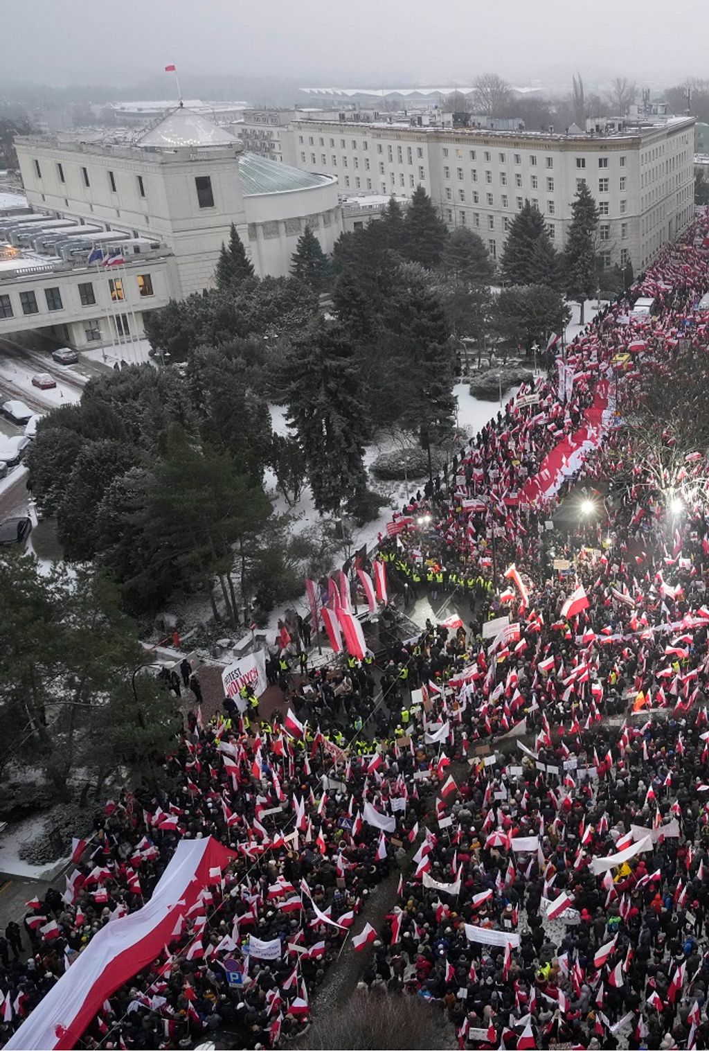 Ellenzéki tüntetés Lengyelországban