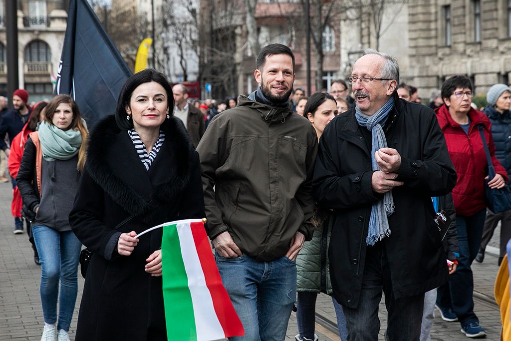 Tüntetés Gyöngyöspata miatt 22-HPGy