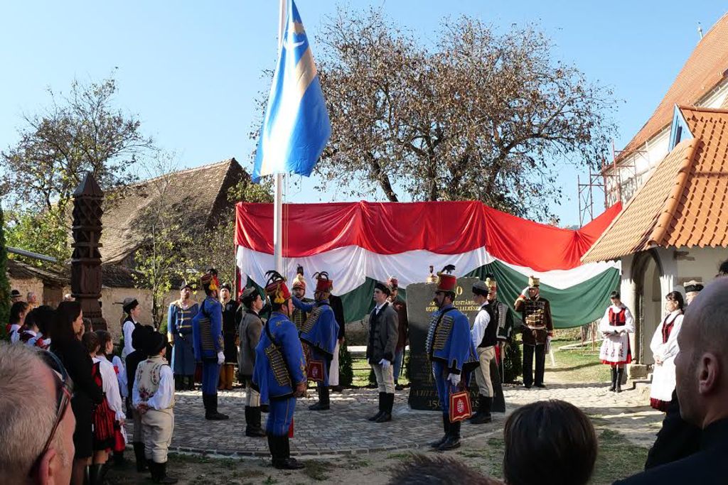 Tiszteletbeli Székely avatást tartottak az oklándi unitárius templomban