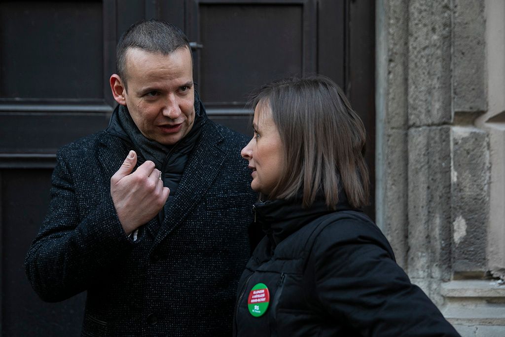 Tüntettek az oltásellenesek-utcán a Mi Hazánk 16-HPGy