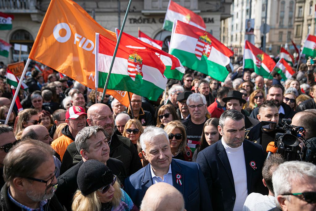 Hatalmas tömeg a Békemeneten 7-HPGy
