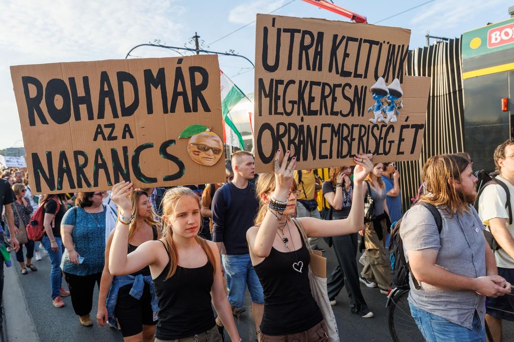 20230915 -- Tanár-diák tüntetés, hídfoglalás // fotó: Hatlaczki Balázs