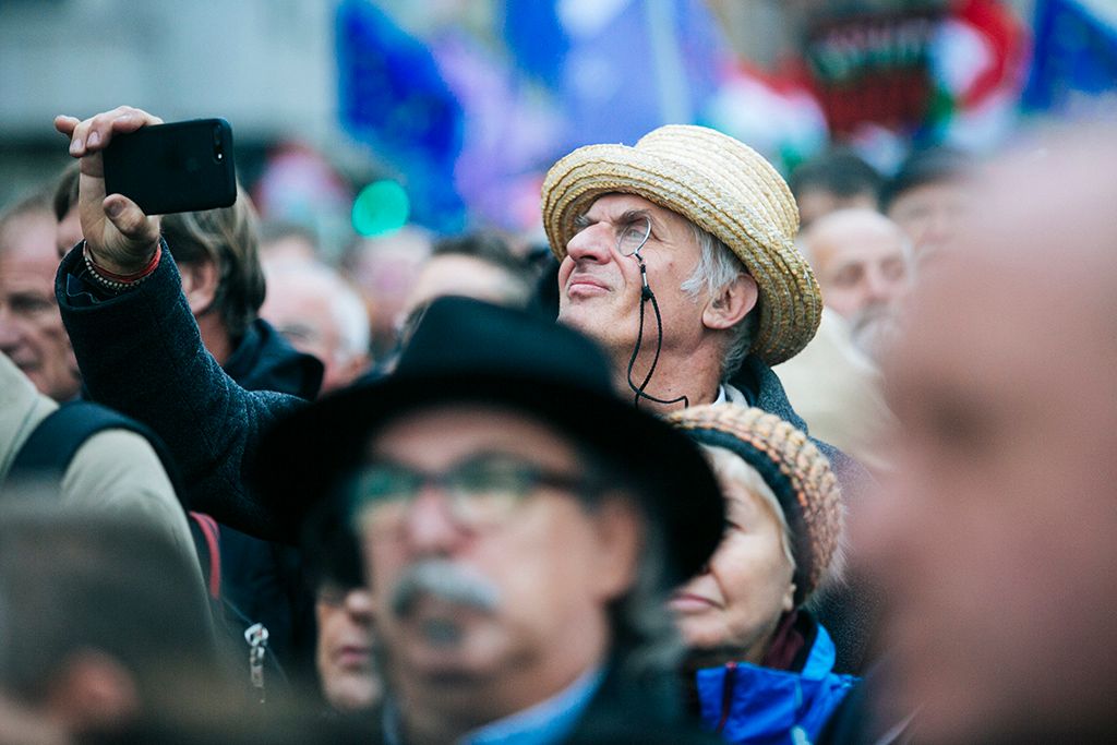 A Közös ellenzéki tüntetés a szabadságért, a korrupció ellen! címmel szervezett demonstráció résztvevői a II. kerületi Bem téren az 1956-os forradalom és szabadságharc kitörésének 62. évfordulóján, 2018. október 23-án.  Fotó: Horváth Péter Gyula