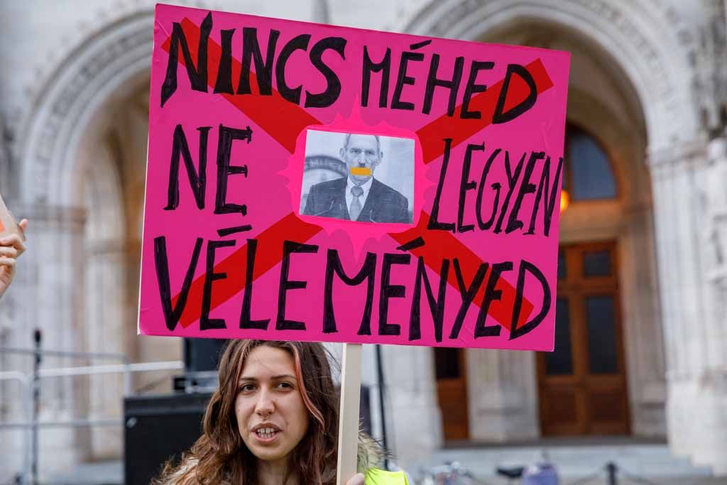 Tüntetés az abortusz-törvény ellen -- fotó- Hatlaczki Balázs 09