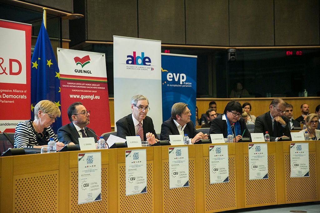 A Közép-európai Egyetem jövője. Nyilvános tájékoztató az Elnök-rektorral, MICHAEL IGNATIEFF-fel Fotó: Horváth Péter Gyula