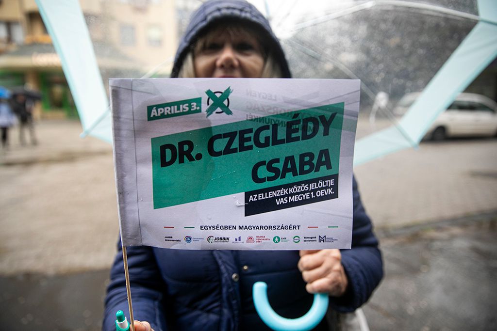 Czeglédy Csaba és Gyurcsány Ferenc utcafóruma a Derkovits-lakótelepen Szombathelyen 15-HPGy