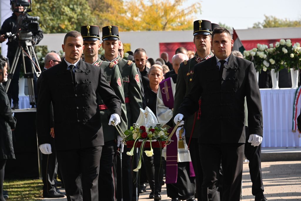 Wittner Mária temetése -- fotó -- Hatlaczki Balázs -- 28