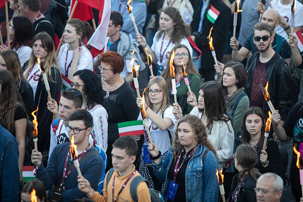Ünnepi fáklyás felvonulás Budapesten 14-HPGy