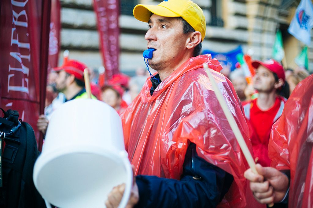 Szakszervezetek demonstrációja a Cafeteria visszaállításáért a Magyar Nemzeti Bank székháza előtt, a Szabadság téren 2018. november 6-án. Fotó: Horváth Péter Gyula / PS