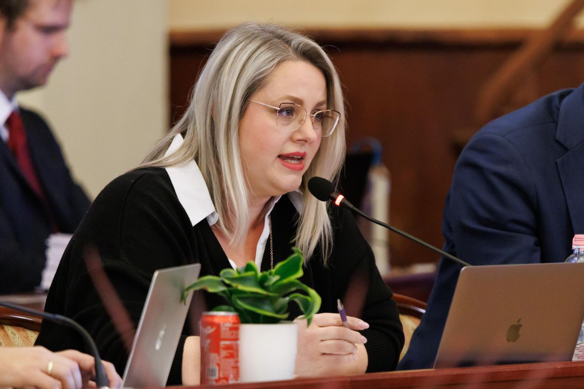 A kátyúk egyre csak szaporodnak. Szepesfalvy Anna vitázik a Fővárosi Közgyűlésben - Fotó: Hatlaczki Balázs/PestiSrácok