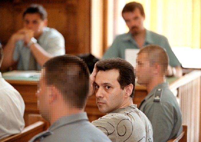 a Nemzeti Nyomozó Iroda a Portik-ügyekben még a kiadatási őrizet alatt vallomásra fogja bírni az alvilág pénztárosát.