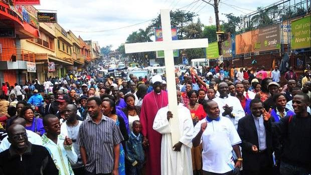 keresztenyek-uganda-620x350