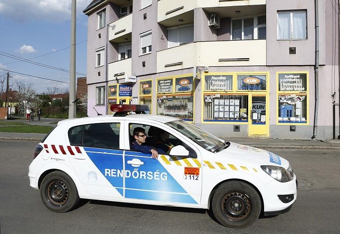Már a Kun-Mediátor-ügy károsultjai is kerestetik a szökésben lévő sufnibrókert, Dobrai Sándornét. Fotó: hirhatar.com