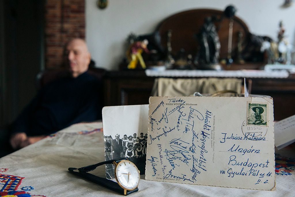 Ismert nevek a hátoldalon / Fotó: Horváth Péter Gyula