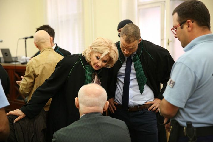 Ferencsik Attila (háttal) és védői által idézett tanúkat hallgatott meg a bíróság. Fotó: Horváth Péter Gyula