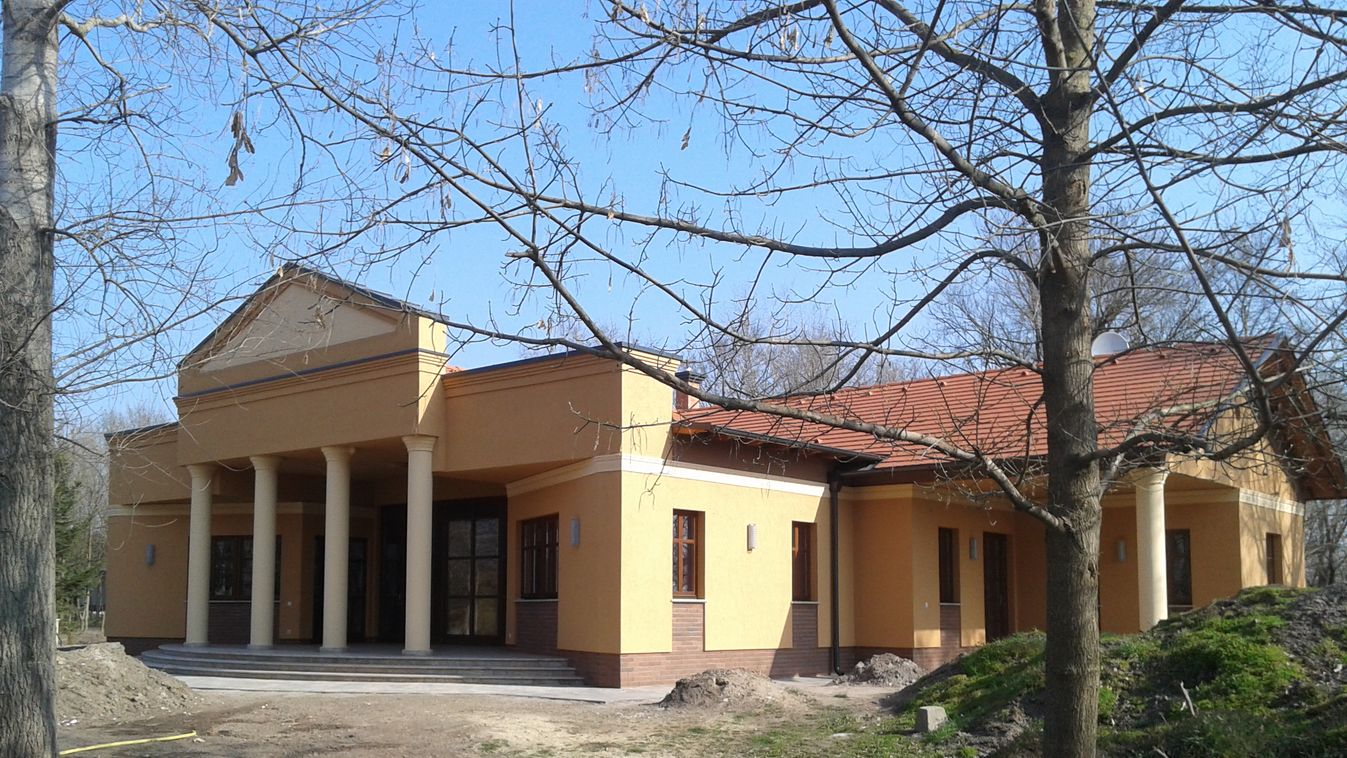Vádat emelt az ügyészség az izsáki vadászház ügyében