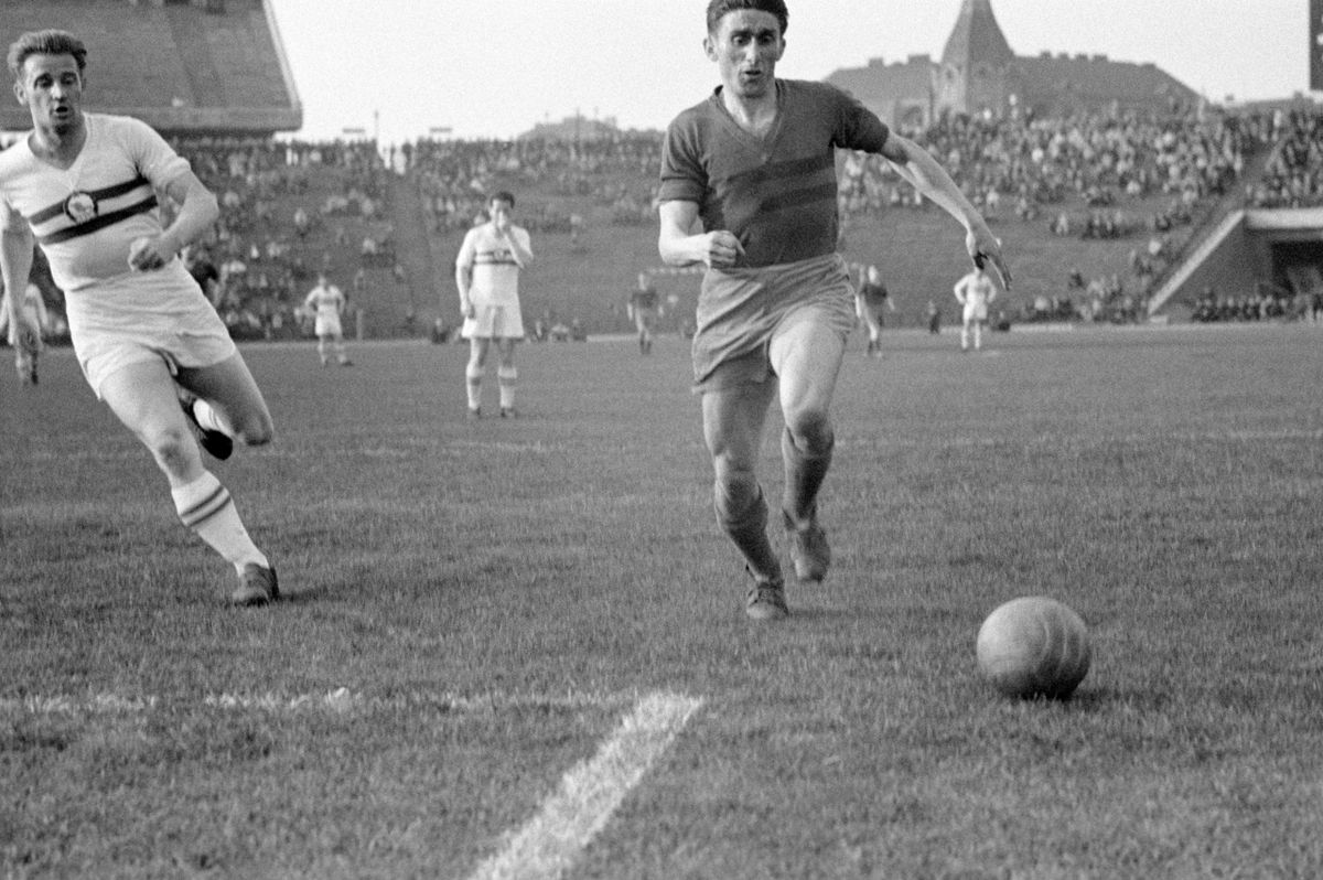 Raduly József (j) és Lóránt (Lipovics) Gyula (b) válogatott labdarúgók / Fotó: MTI
