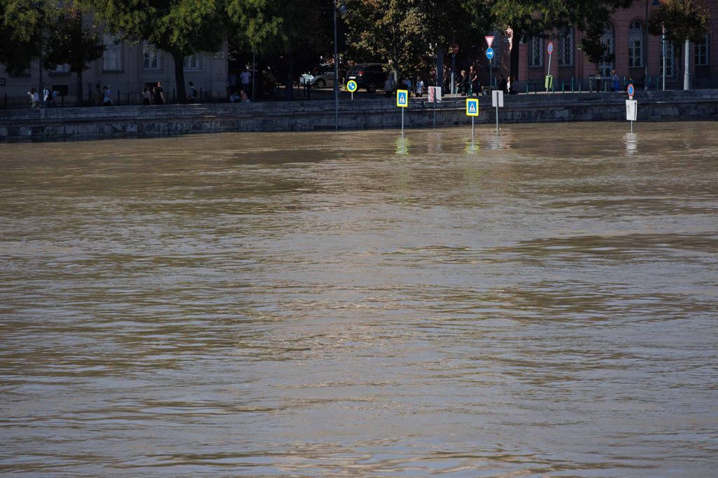 20240921 -- Tetőzik a Duna áradása Budapesten // fotó: Hatlaczki Balázs