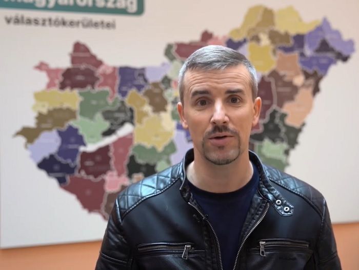 Jakab Péter, a Jobbik elnöke a közös eredményváróra nem ment el, magára hagyta a
