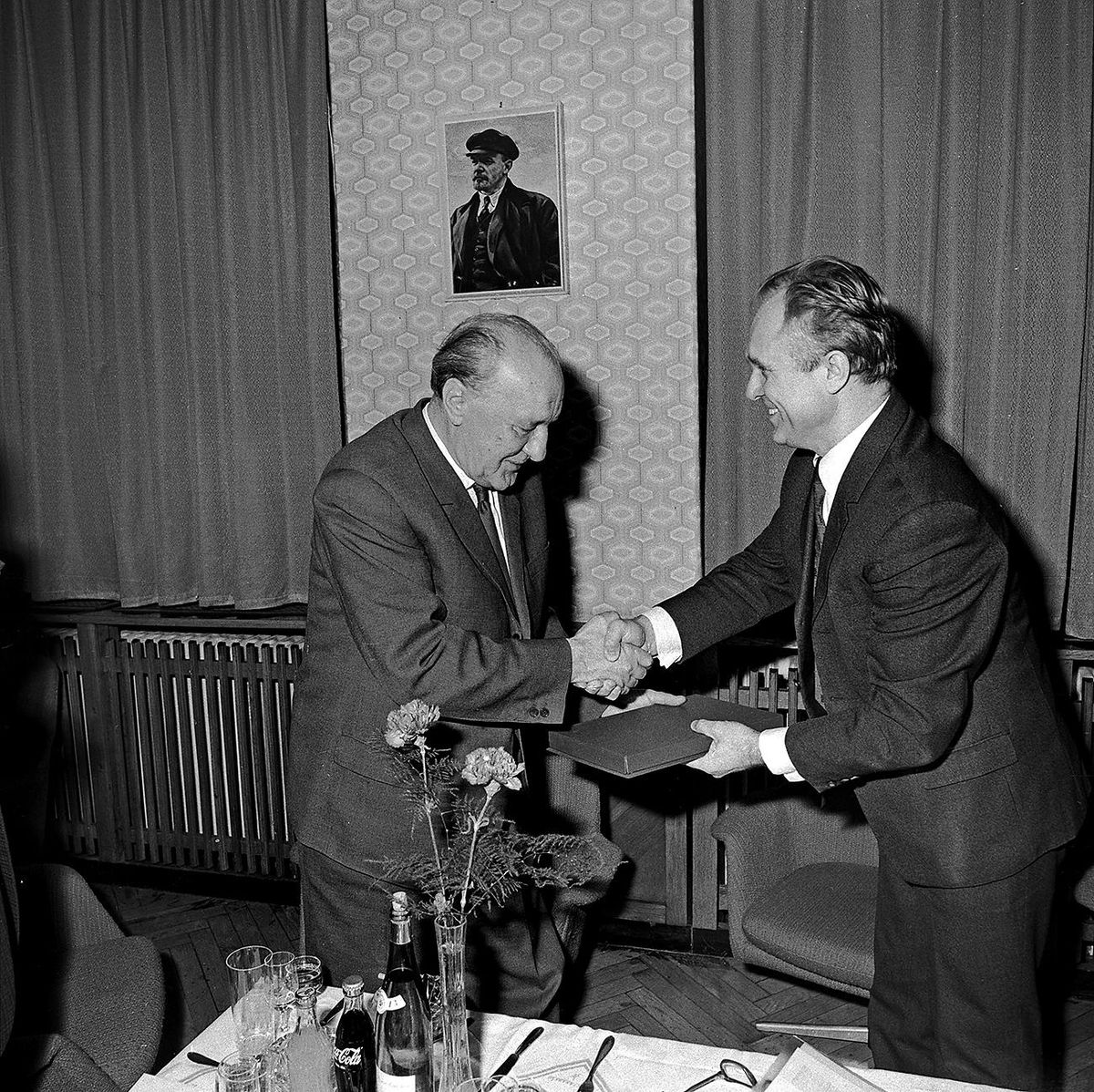 Kommunisták: Kádár, Lenin (a falon) és Katona / Fotó: Nol.hu
