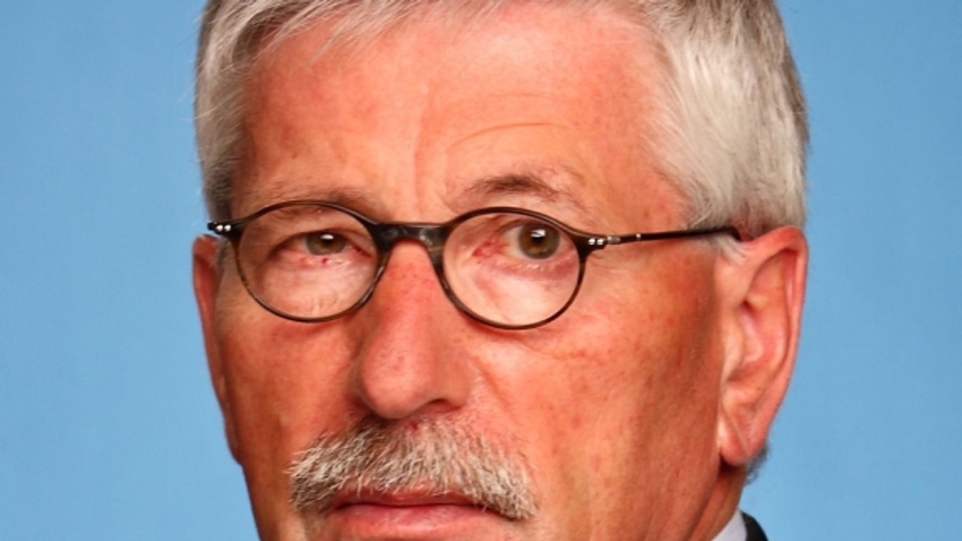 Német közíró: Merkel nem a német érdekeket képviseli