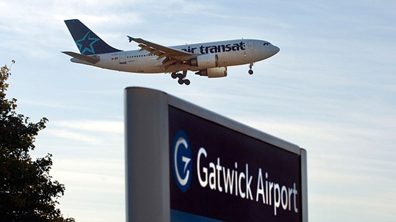 Őrizetbe vettek egy gyanúsan viselkedő személyt a londoni Gatwick repülőtéren