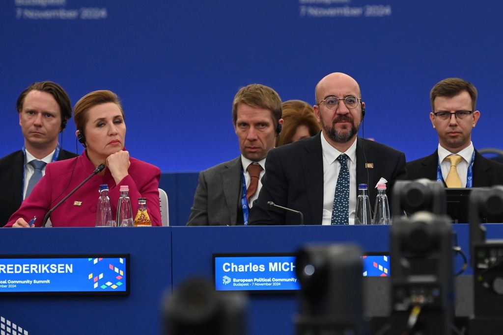 FREDERIKSEN, Mette; MICHEL, Charles