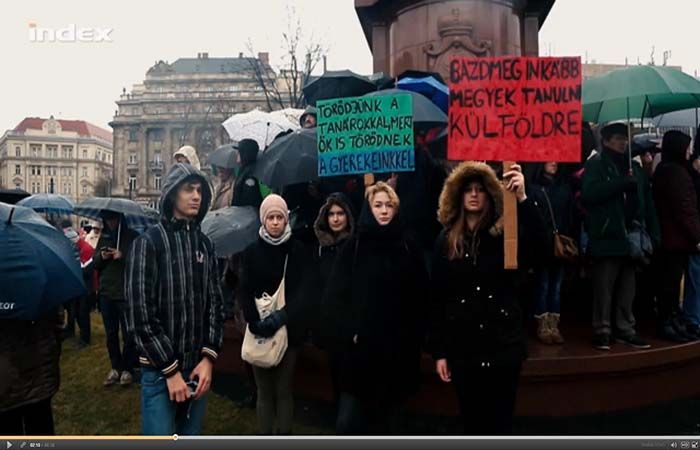 Transzparensek a szombati