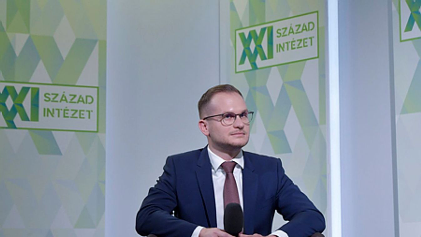 Optimistább politikai szezon kezdődhet a XXI. Század Intézet elemzője szerint
