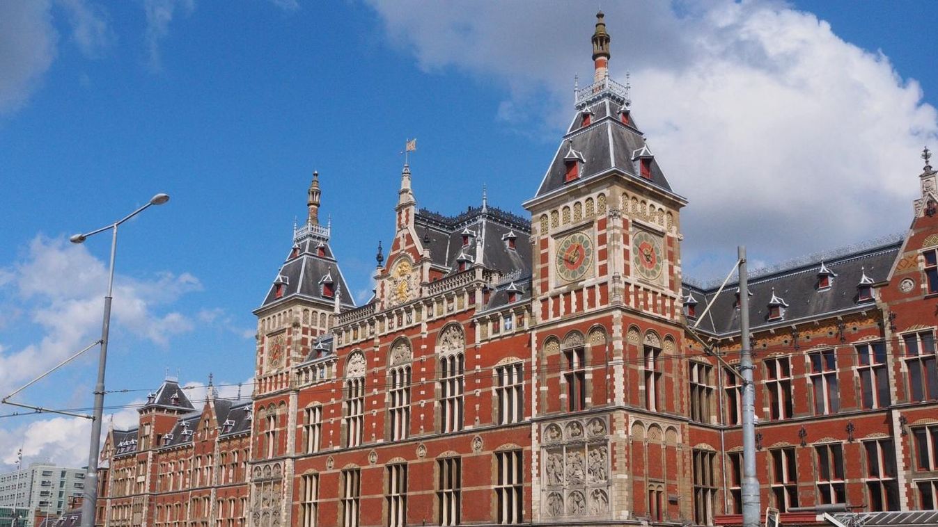 Figyelmeztető lövések dördültek Amsterdamban este (helyszíni fotóval) - frissítés: egyszerű drogcsempész volt