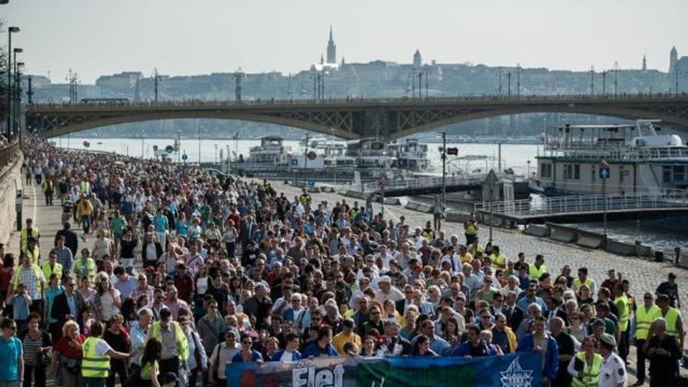 Ma tartják az Élet menetét