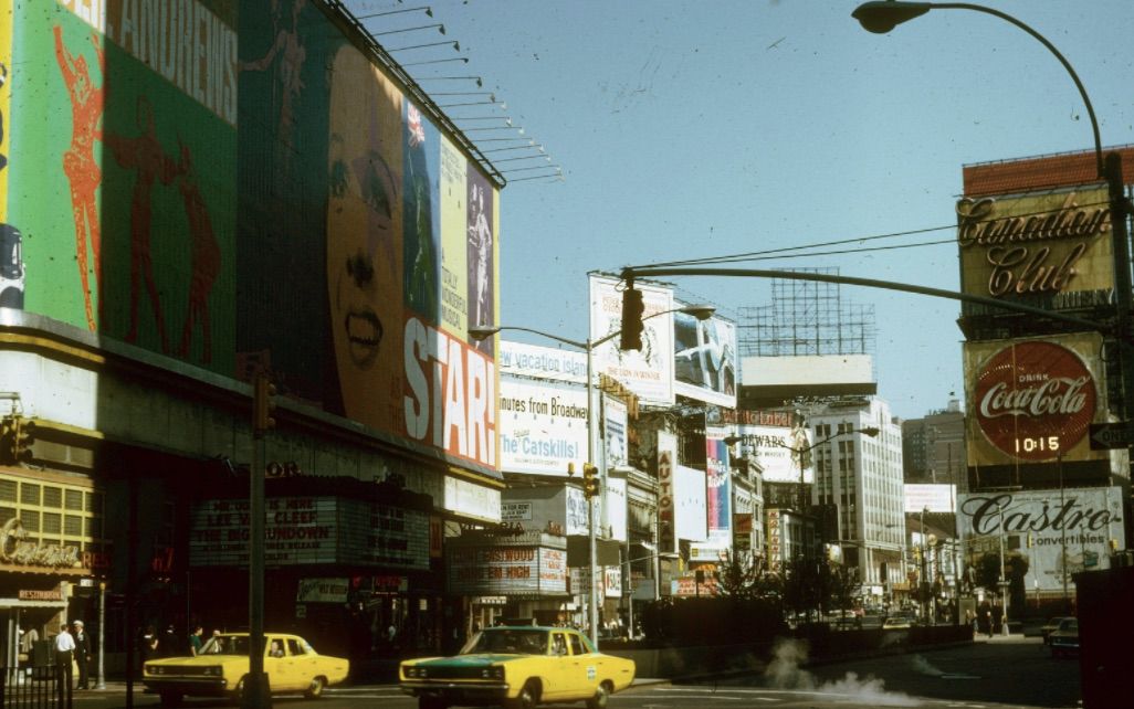 Nem akarták megosztani az amerikai álmot. Broadway. Forrás: Fortepan.hu/Métneki János dr.