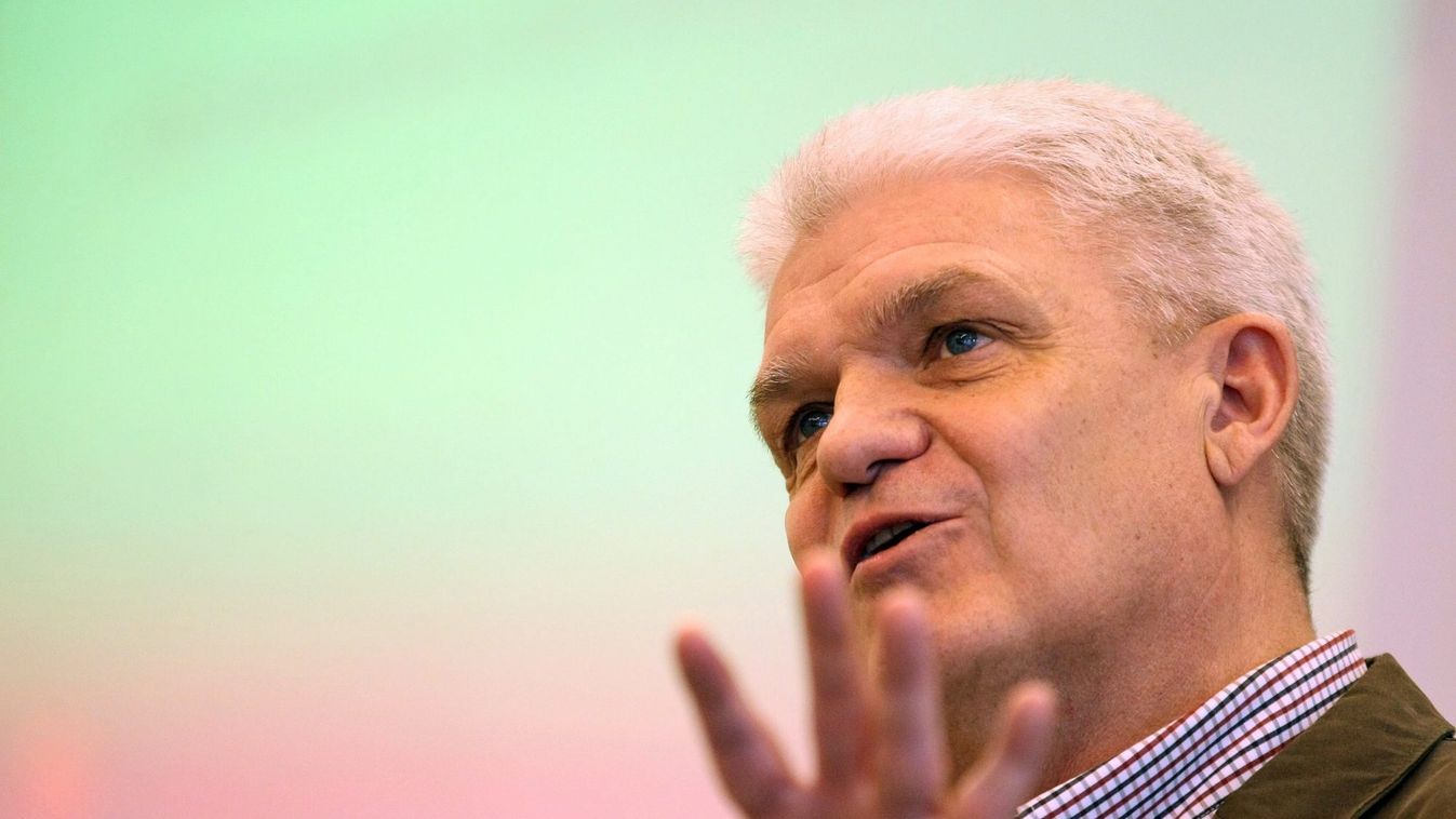 Hazug politikai fogásnak tartja az őt ért vádakat a szolnoki polgármester