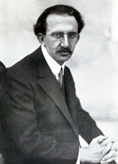 A manapság csak filozófusként számon tartott Lukács (Löwinger) György nyolc kiskatonát lőtt agyon saját kezűleg Poroszlón, a Tanácsköztársaság regnálása idején. Ez nem zavarja azokat, akik ma is áhítattal emlegetik a nevét. Fotó: Wikipedia