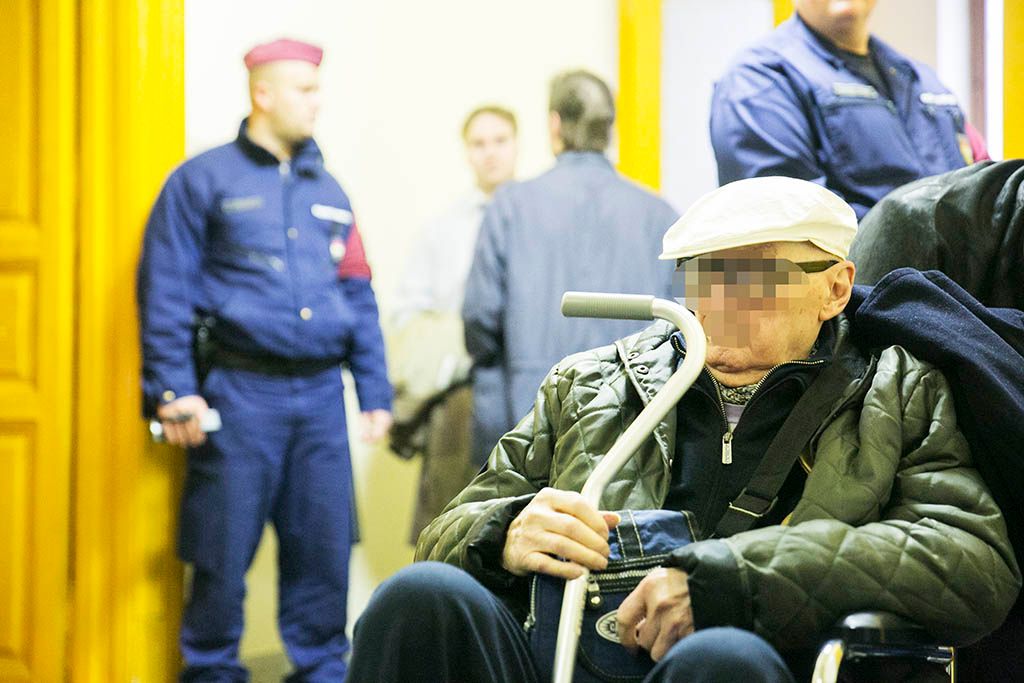 Biszku Bela targyalas 94 eves Biszkut haborus buntettekkel vadoljak