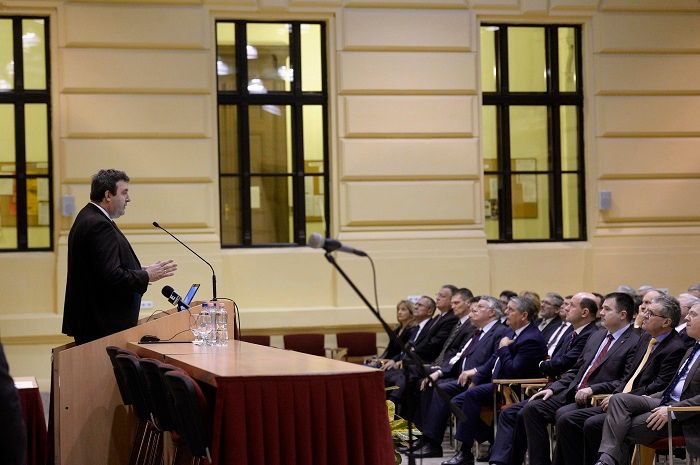 Palkovics László szerint nincs szükség a járási tankerületekre. MTI Fotó: Bruzák Noémi