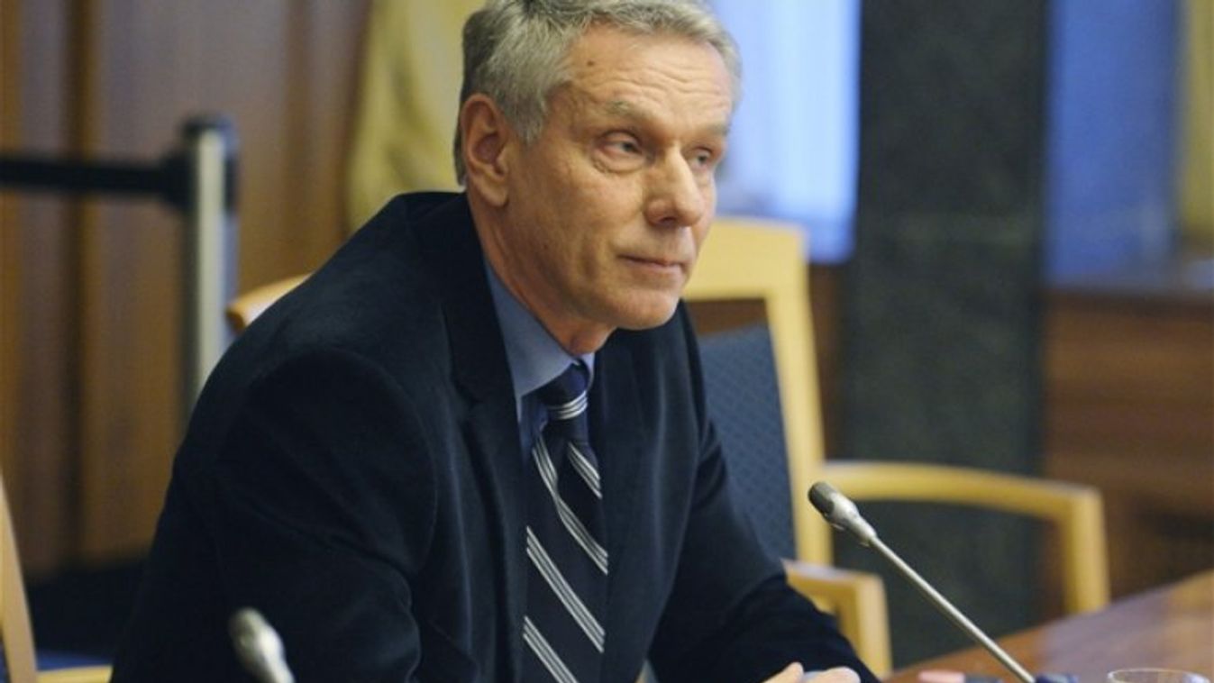Szilvásy: "az MSZP és a DK soha nem támadta politikai riválisok családtagjait”