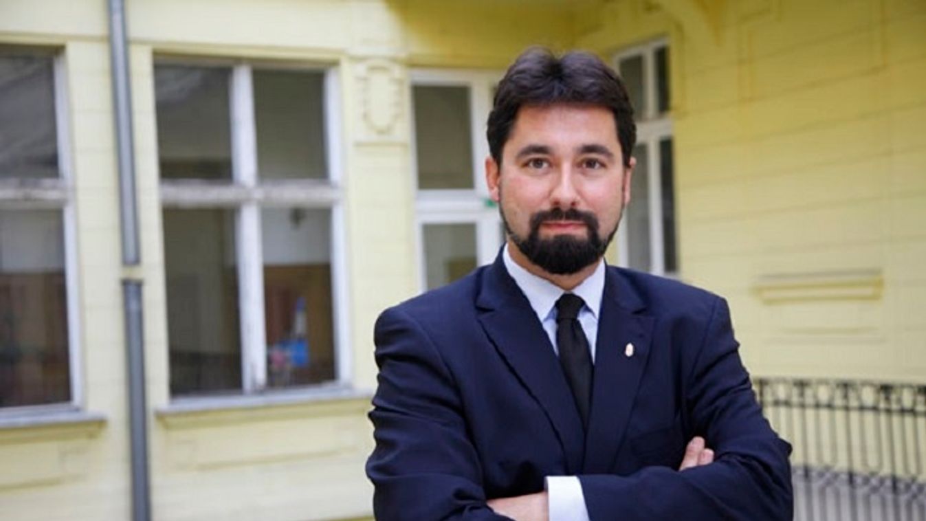 Fidesz: tízmilliárdokat kaszálhatnak Soros migránsvédő szervezetei