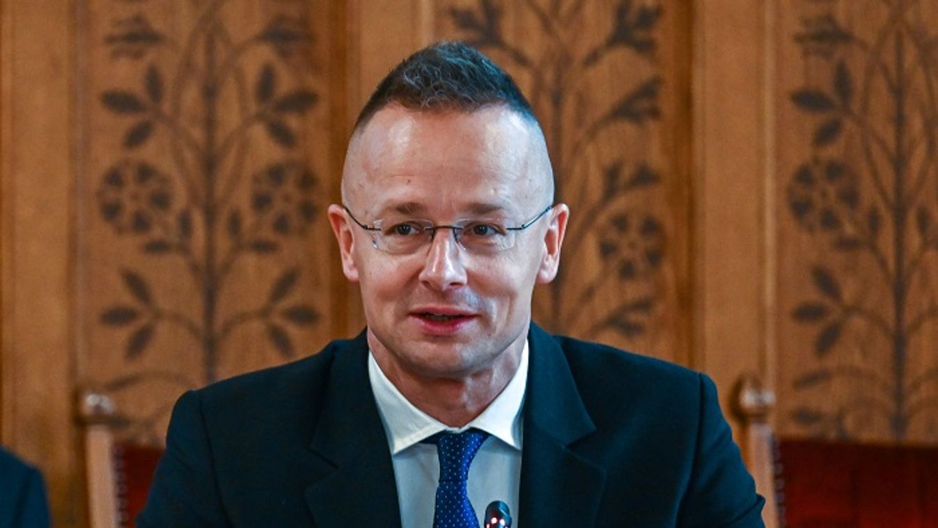 Szijjártó: Katar közbenjár a magyar állampolgársággal is rendelkező túszok kiszabadításában