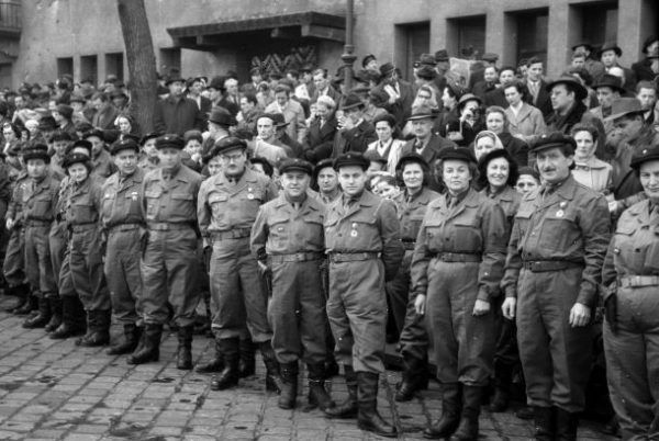 1958- április 4-i díszszemle. Fortepan