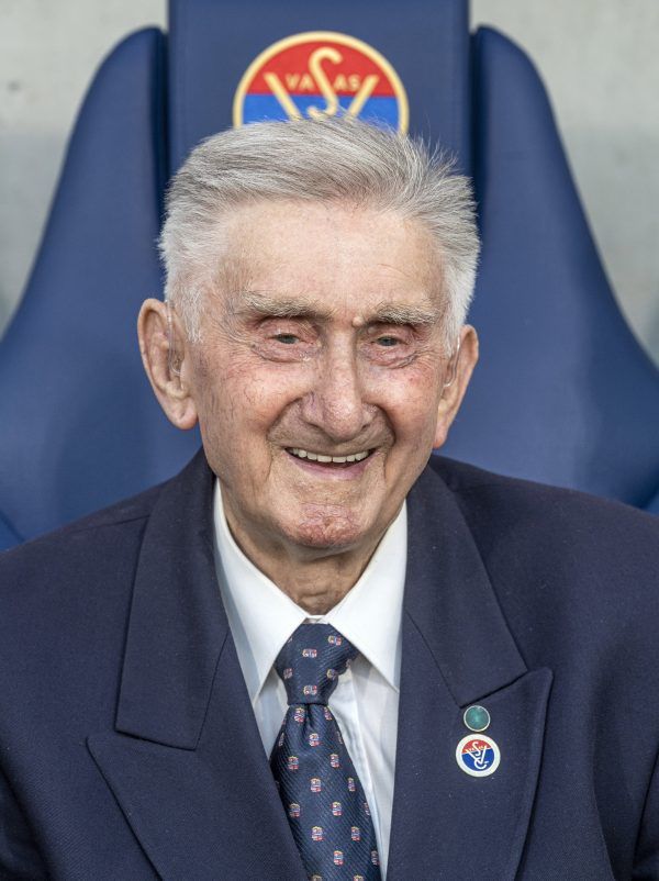 A fiatalon a GULAG-ot is megjárt nagyszerű labdarúgó, Raduly József, a Vasas egykori játékosa március 21-én adta vissza a lelkét teremtőjének. 94 évet élt.<br /> Fotó: MTI/Szigetváry Zsolt