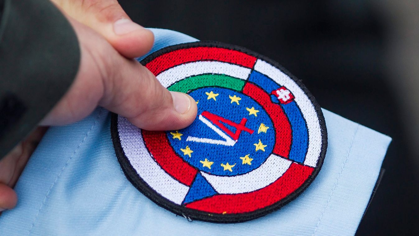 A V-4-ek szerint menekültek átirányításáról egyhangúan, kormányfői szinten kell az EU-nak dönteni